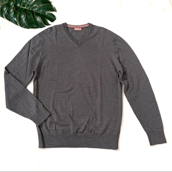 Thomas Pink Other - PINK Thomas pink mens gray v neck sweater size L